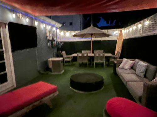 Chic Venice Beach Bungalow Steps from the Canals & Beach photo 46