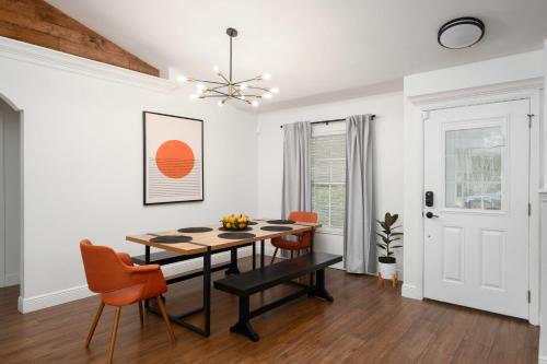 Fotografie z fotogalerie ubytování The Recharge - Springs , Tesla & EV Station , Pets v destinaci High Springs