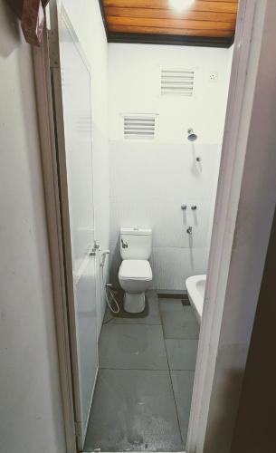 Bilik mandi di Jennifer's Villa