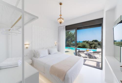 Katil atau katil-katil dalam bilik di Villa Gaia - Divine private villa with pool, close to beach