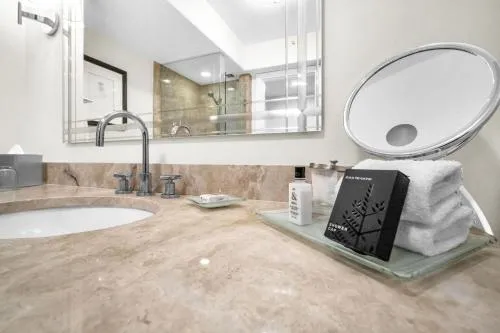 2 Bedroom OR King Studio Suites Four Seasons Hotel Miami Free Wi-Fi & Free Parking photo 13