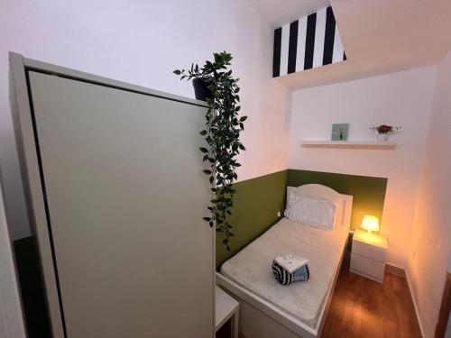 Lázně a/nebo wellness v ubytování Bachelor Partition Room in Tecom Near Internet City Metro