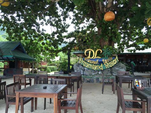 A restaurant or other place to eat at Dreamland Resort