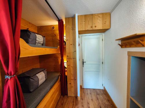 Photo de la galerie de l'établissement Charmant studio 19m², idéal 3 pers, avec terrasse et parking, proche commerces et navette ski - FR-1-342-307, à Beaufort