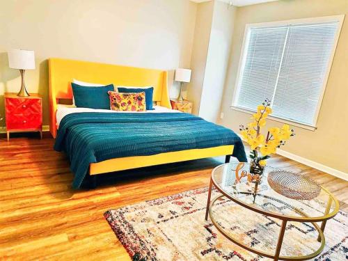 Katil atau katil-katil dalam bilik di COLA Lakeview Oasis - King Suite
