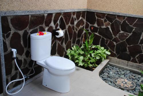 Ένα μπάνιο στο Oma In Pemuteran Bali