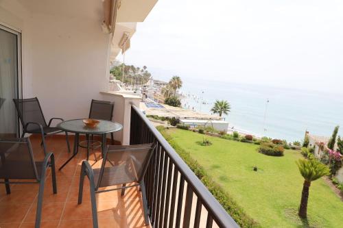 Apartamento en NERJA. Primera línea de playa