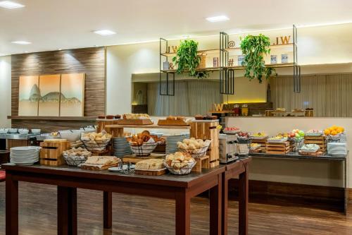 Mad på hotellet eller i nærheden