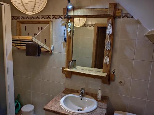 Koupelna v ubytování Appartement douillet avec vue sur les montagnes