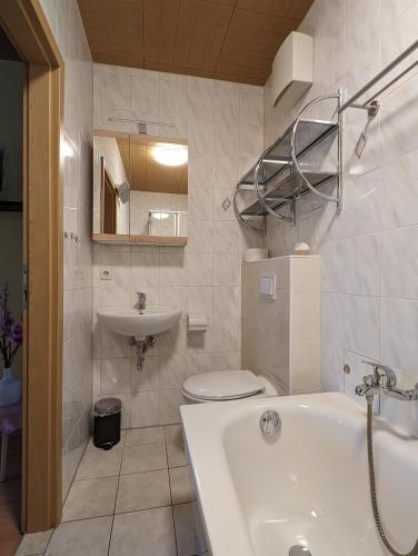 Ένα μπάνιο στο Ferienwohnung 1