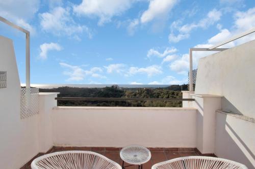 Zdjęcie z galerii obiektu Dúplex estilo boho con increíble terraza y vistas al mar en Estepona - Las Abejeras 609 w mieście Estepona