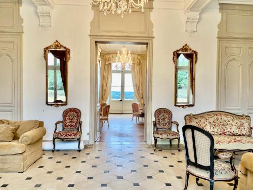Ruang duduk di Château La Bainerie