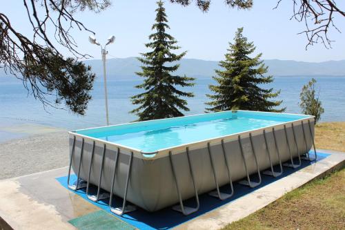Bazén v ubytování Blue Sevan Hotel nebo v jeho okolí
