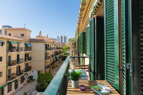 Málaga Centro II: Central and bright apartment with balconies