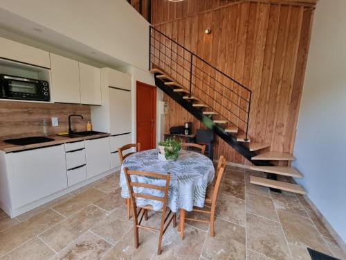 Dapur atau dapur kecil di Maisonnette chaleureuse