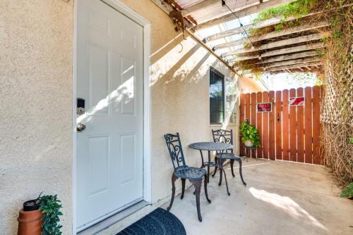 Φωτογραφία από το άλμπουμ του Cozy Simi Valley Studio Less Than 10 Mi to Hiking and Golf σε Simi Valley