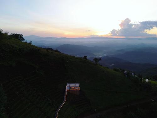 Landskap semula jadi dekat dengan rumah percutian