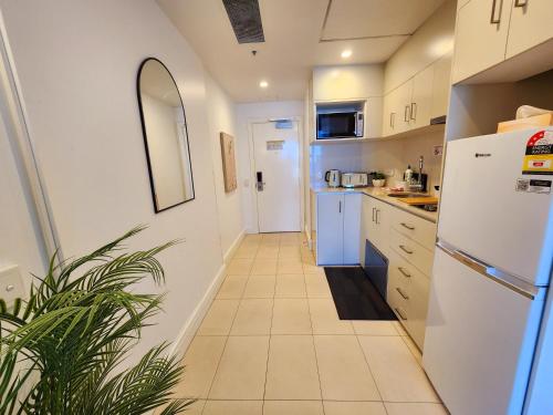 Η κουζίνα ή μικρή κουζίνα στο Deluxe Private Apartment and Studio - Ocean Views