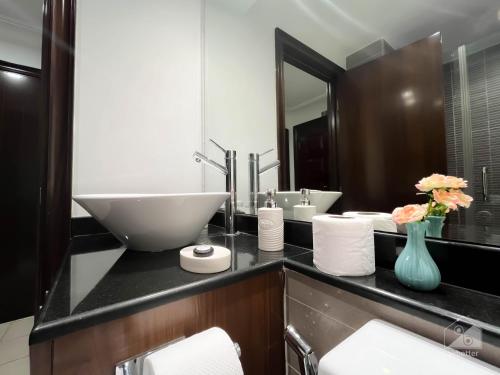 Koupelna v ubytování Bright & Spacious 2Bedroom in Dubai Marina