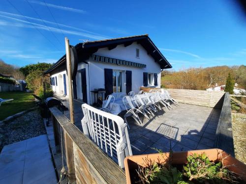 House swimming pool 10 km from Biarritz