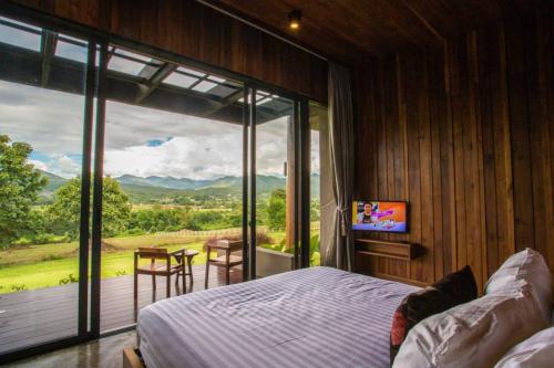 Pemandangan gunung umum atau pemandangan gunung yang diambil dari resort