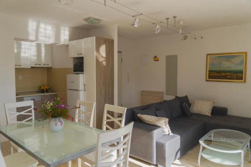 Gallery image of Apartments Sara & Nina in Omiš