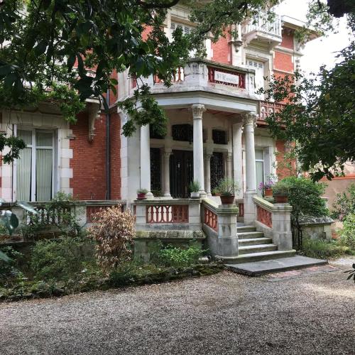 Très bel appartement en rez de jardin, Pereire, 100 m de la plage