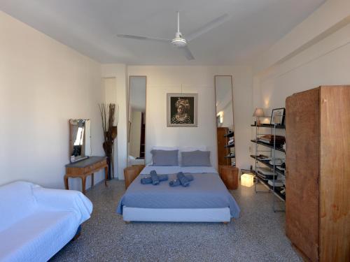 Eastern Aromas Loft in the Heart of Psyrri