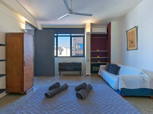 Eastern Aromas Loft in the Heart of Psyrri