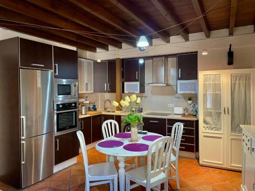 Sleep in historic Puerta Elvira