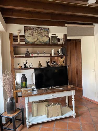 Sleep in historic Puerta Elvira