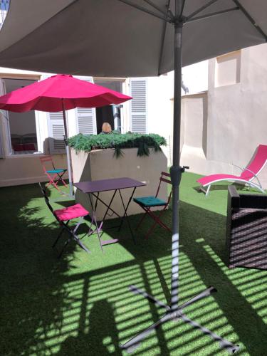 Superbe 2 pièces Carré d’or avec grande Terrasse photo 15