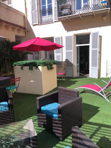 Superbe 2 pièces Carré d’or avec grande Terrasse photo 7