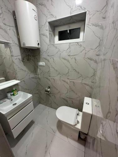 Lux Plaza – Photos 2