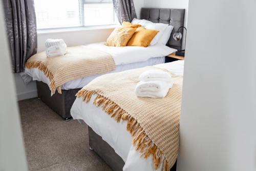 Beautifully Fab 3 bedroom 4 beds New home 8 guests Stretford Trafford photo 11