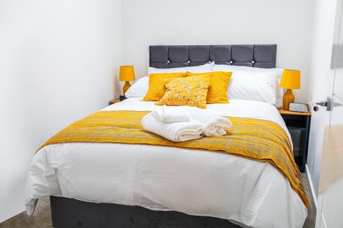 Beautifully Fab 3 bedroom 4 beds New home 8 guests Stretford Trafford photo 18