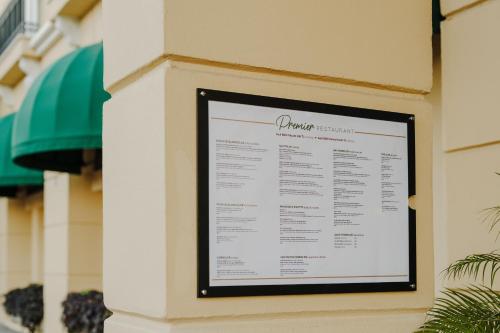 Сертификат, награда, вывеска или другой документ, выставленный в The Arkin Colony Hotel