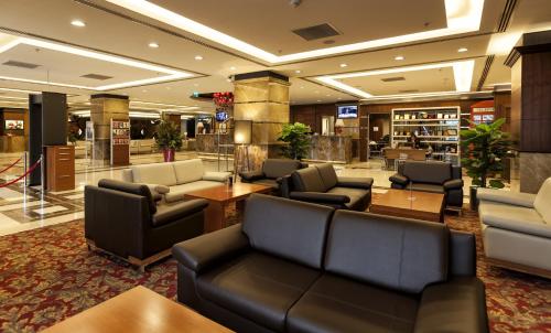 Χώρος καθιστικού στο Ramada Plaza By Wyndham Izmit
