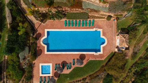 Luxurious frontline golf apartment in Elviria