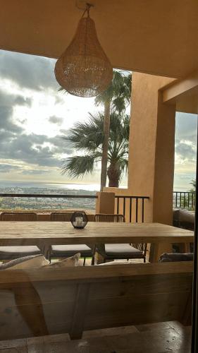 Elegant apartment, stunning views, fully renovated in la Hacienda del Senorio de Cifuentes