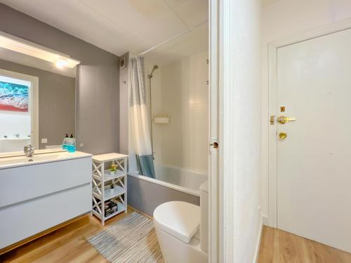 Koupelna v ubytování Vivalidays Vianka - Pineda de Mar
