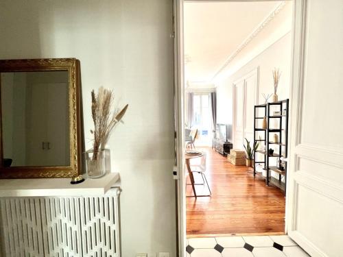 Superbe Appartement de 105 m2, hyper centre avec Terrasse, parking, a 5 min de la mer