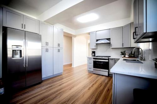 Modern 3BR Home in Mid-Wilshire near Beverly Hills