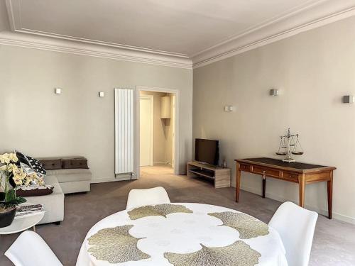 Appartement confidentiel,  particulier 16eme