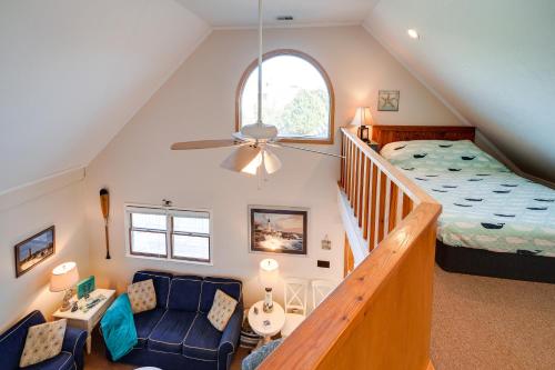 Ένα ή περισσότερα κρεβάτια σε δωμάτιο στο Kitty Hawk Vacation Rental with Private Pool!