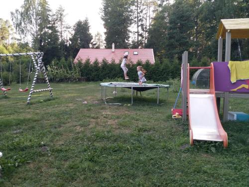 Детская игровая зона в Apartamenti Plieņciemā 4 cilvēkiem, pirmā stāvā