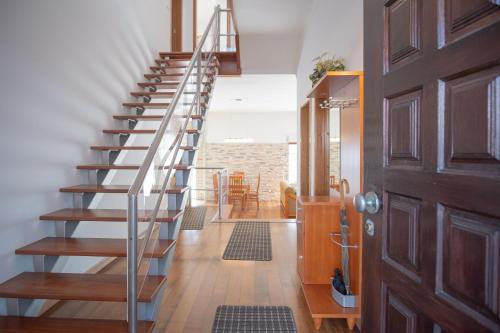 8 Rodrigues Family House - Villa with patio