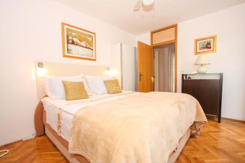 Duplex, 3 rooms apartment with own garden, to the beach