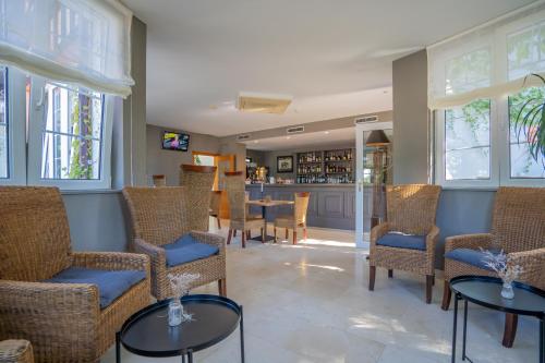 Hotel Torres de Somoにあるテレビまたはエンターテインメントセンター