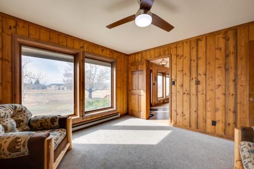 Posezení v ubytování Charming Country Home in Laramie - 4 Mi to UW!